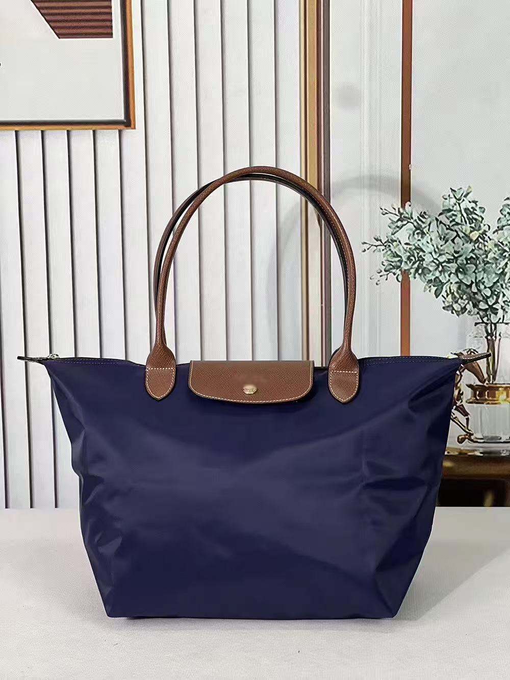 Fake longchamp same style no logo