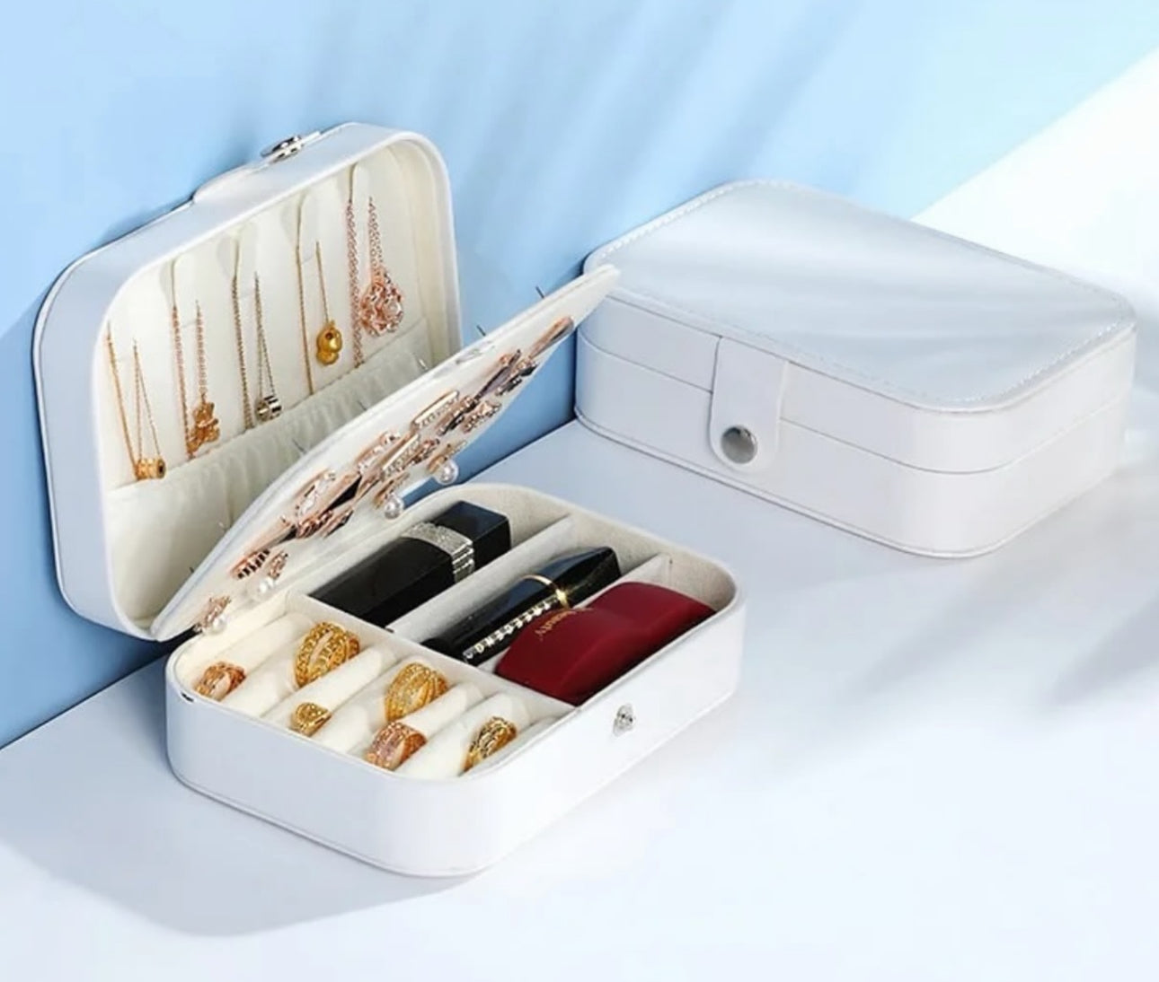 Portable jewelry box