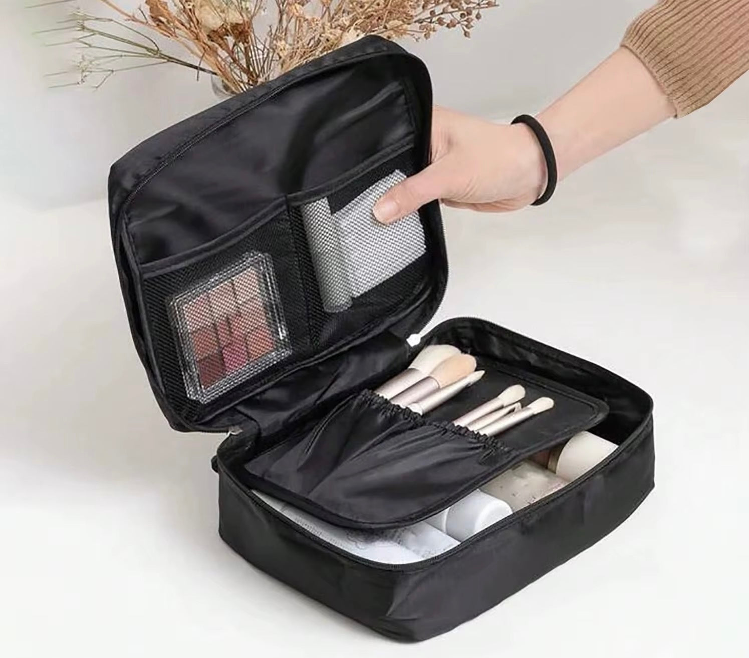 Makeup organizer bag