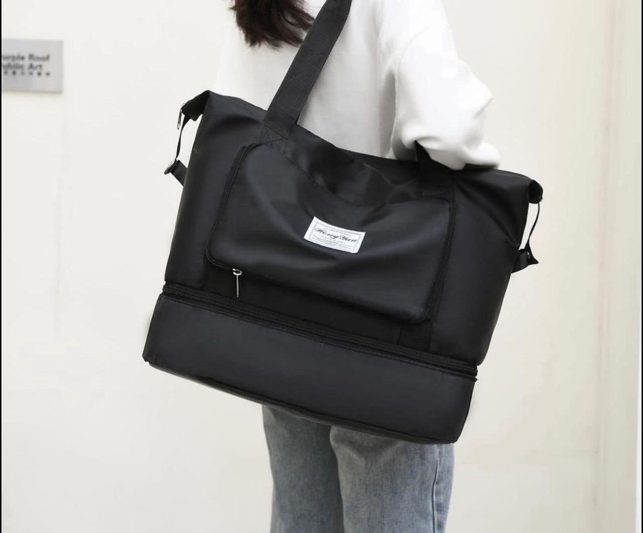 Large capacity tote storage bag